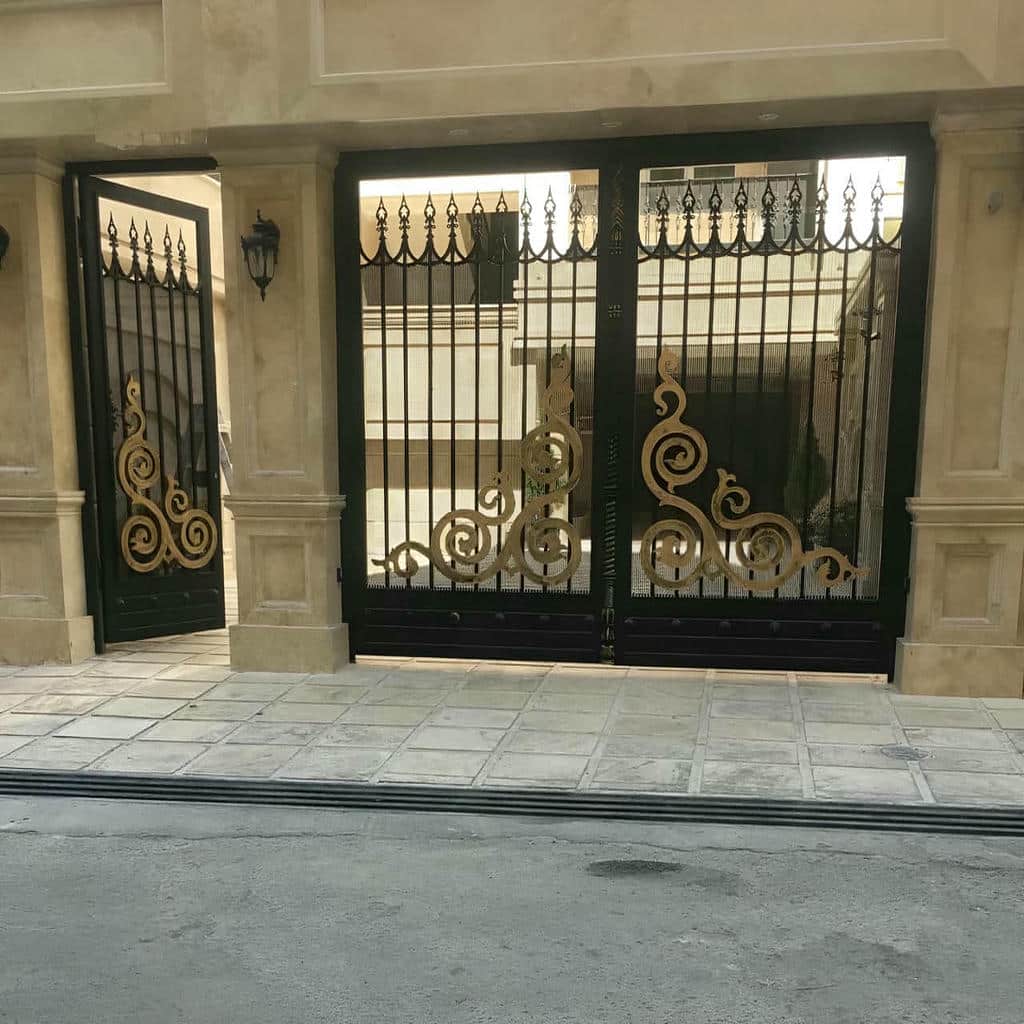 خرید درب آهنی شیک ورودی حیاط مقاوم