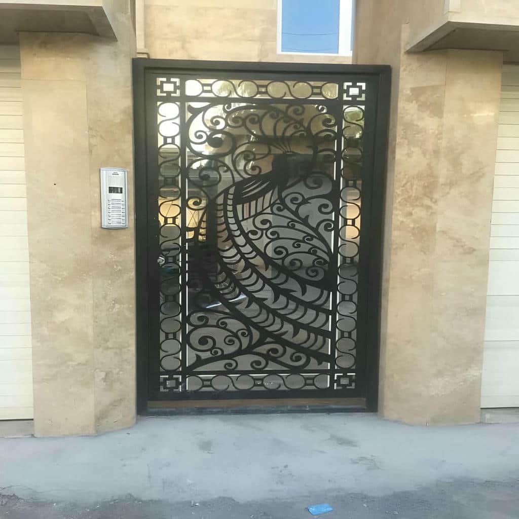 قیمت درب حیاط آهنی نفررو بر اساس متریال