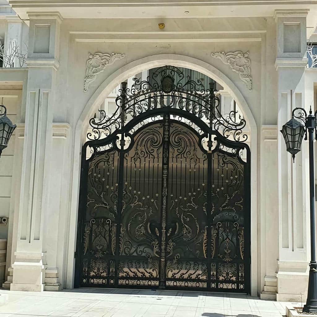 درب پارکینگ آهنی ریلی مدرن با اجرای ریل استاندارد