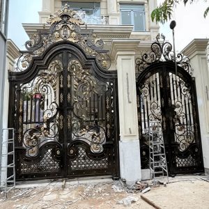8 نمونه درب حیاط ورودی جنوبی