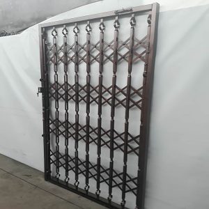14 نمونه درب آکاردئونی چهار گل لوزی