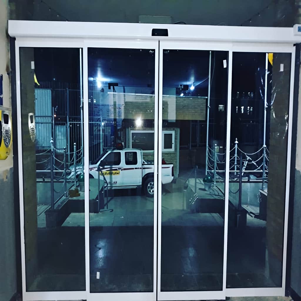 درب شیشه ای اتوماتیک کم صدا مناسب فضای اداری