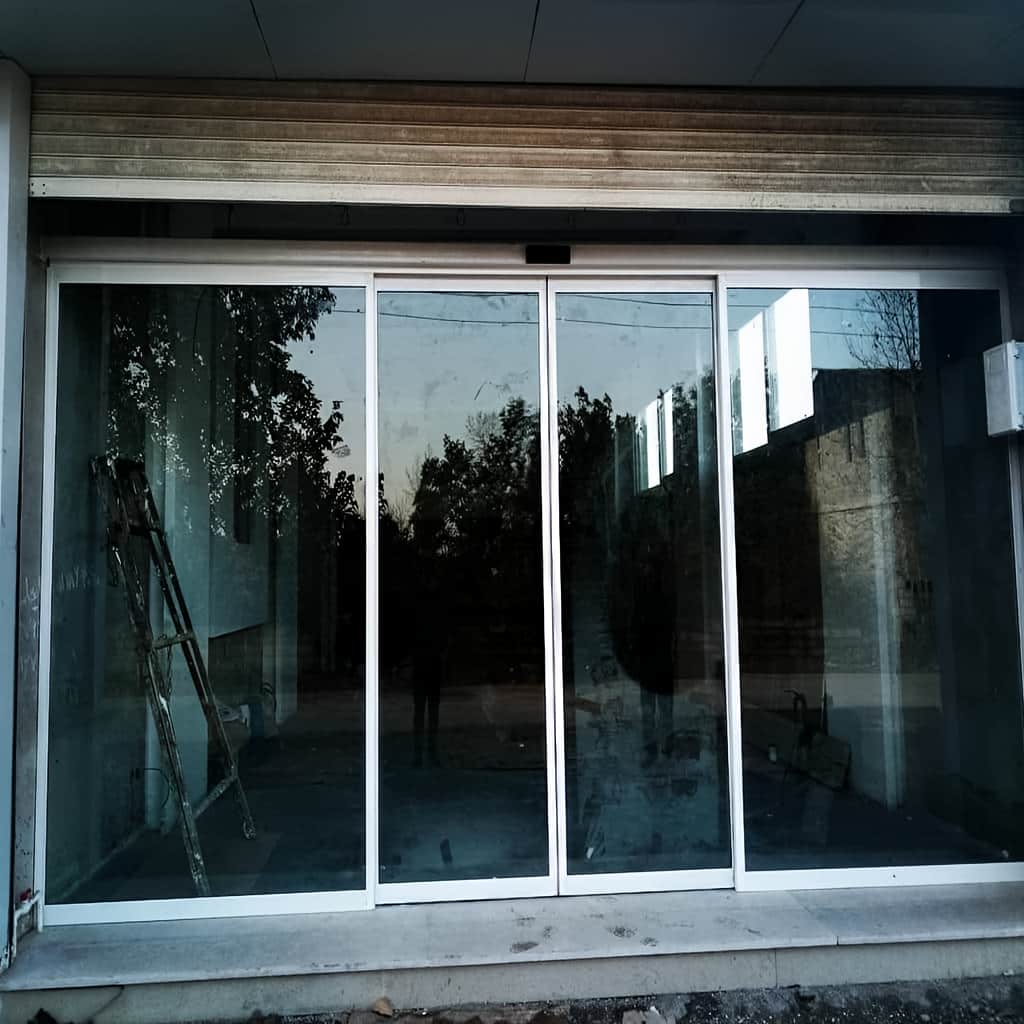 قیمت درب اتوماتیک شیشه ای فروشگاهی بر اساس