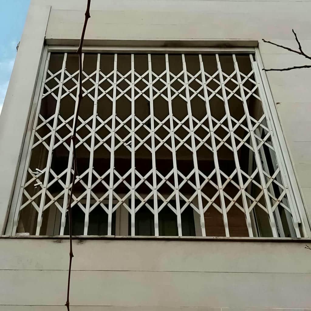درب آکاردئونی ویلا مدل جمع شونده ورودی