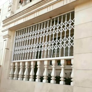 حفاظ ریلی درب با طراحی کلاسیک فرفورژه