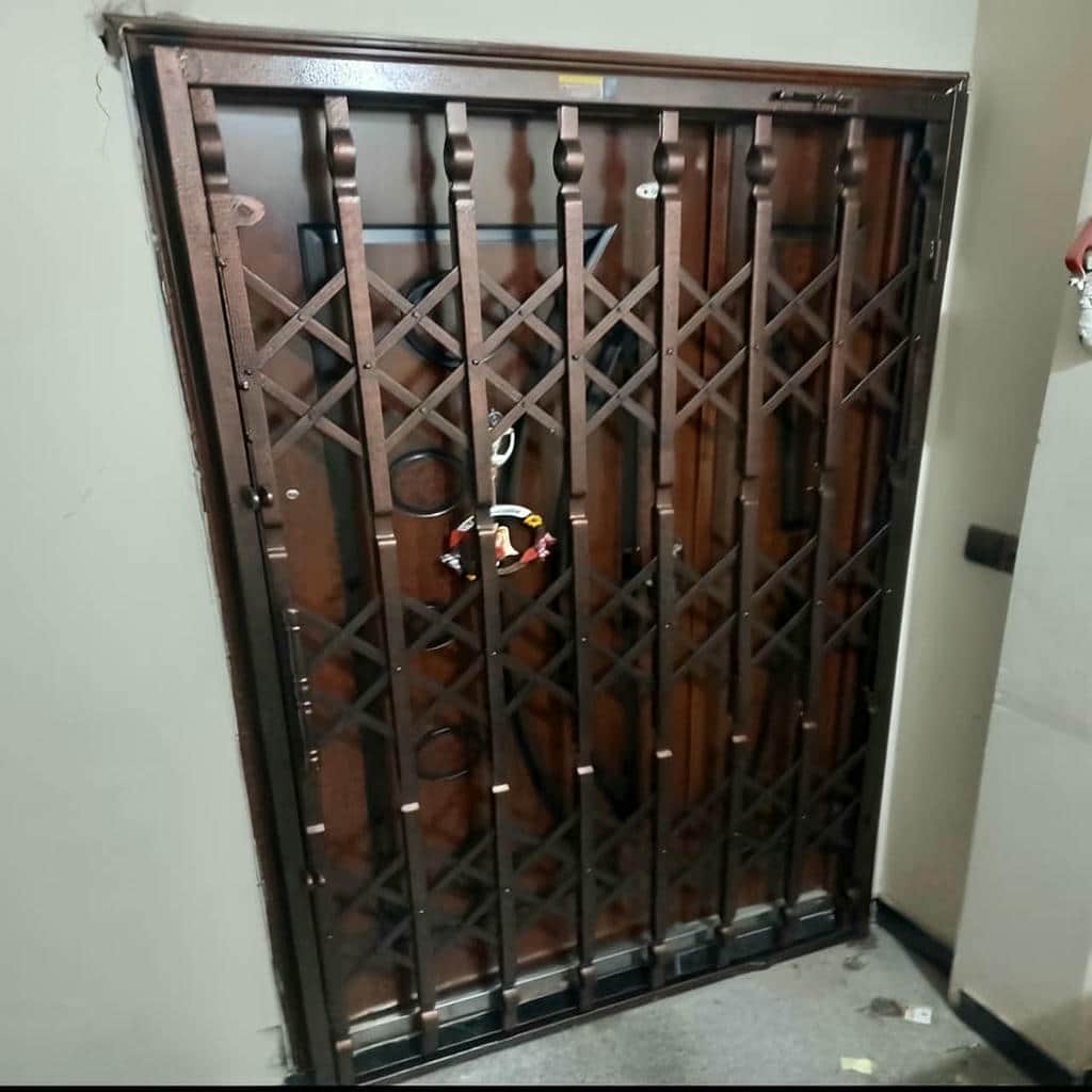 درب آکاردئونی مناسب ورودی ساختمان