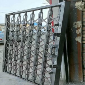 درب آکاردئونی ضد سرقت با طراحی ساده