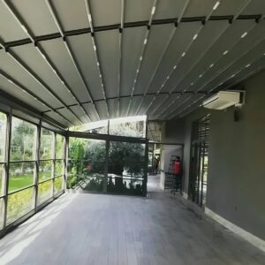 سایبان اتوماتیک بازویی فضای ویلایی