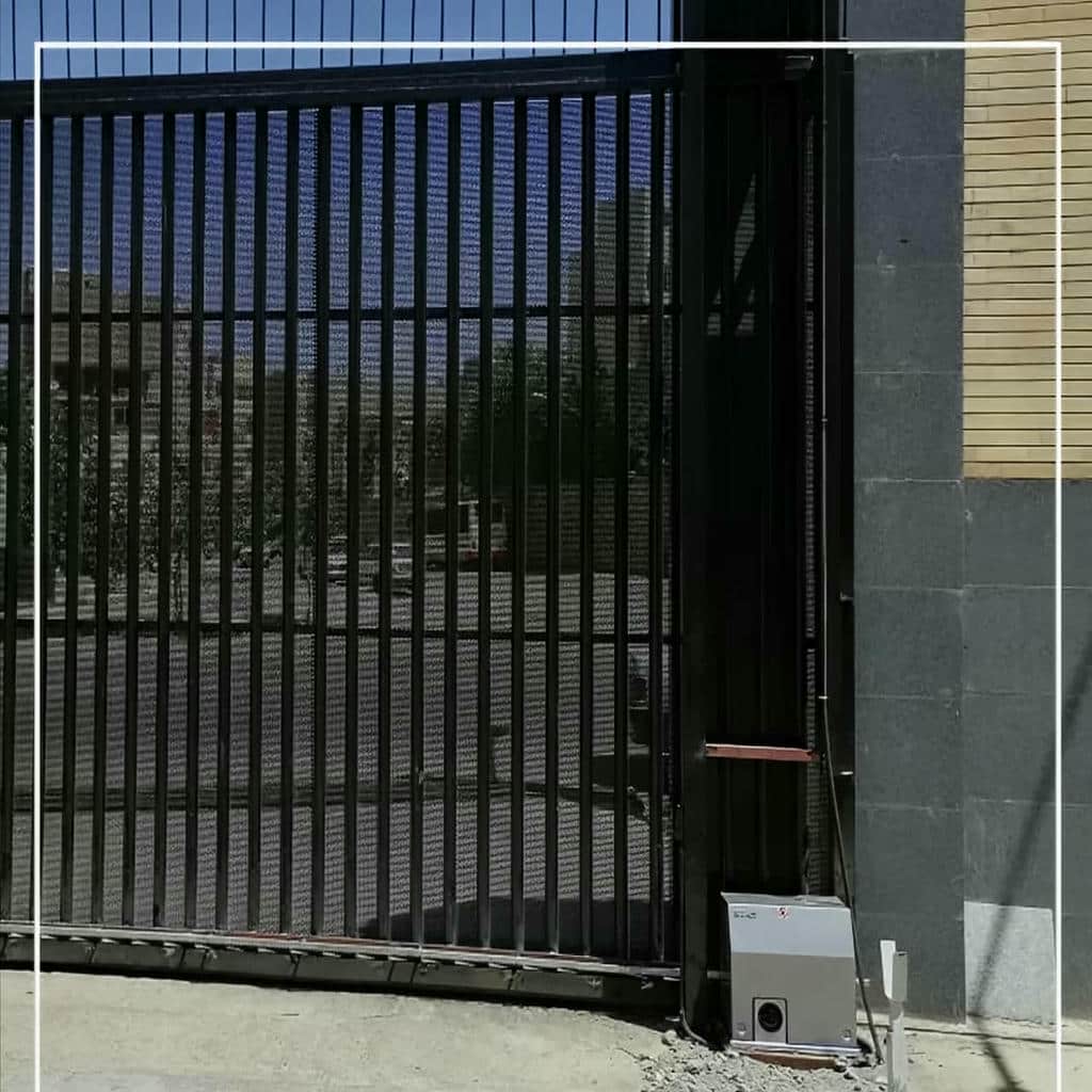 جک دو لنگه کنار سیستم جک پارکینگی