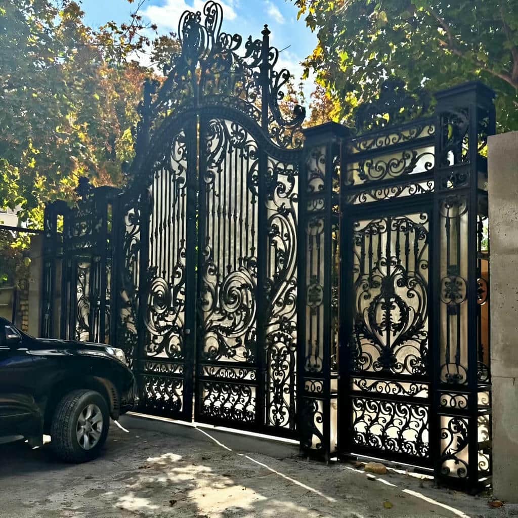 درب آهنی با پوشش رنگی درب آهنی با پوشش رنگی