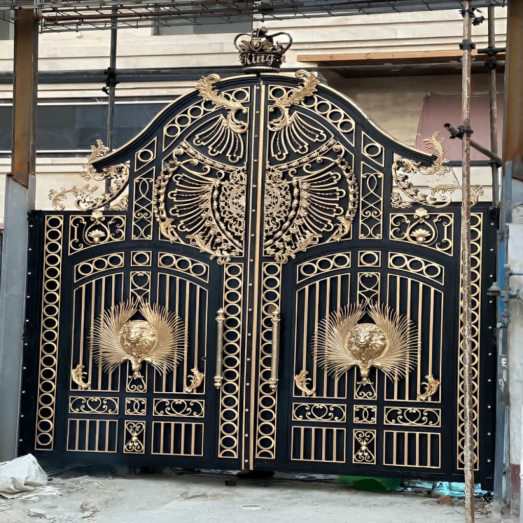 درب دو لنگه با طراحی ساده درب دو لنگه با طراحی ساده