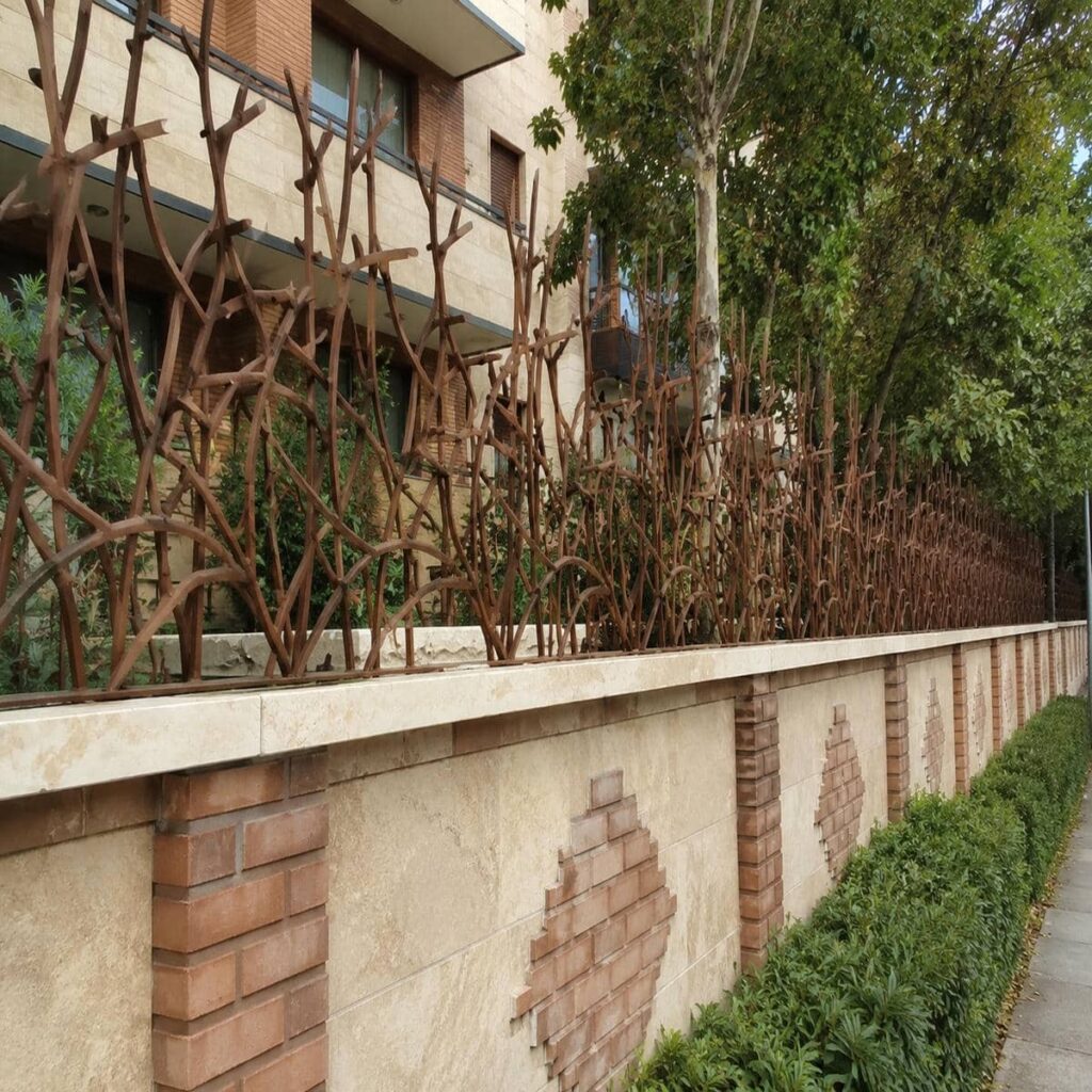 حفاظ روی دیوار فلزی استان اردبیل طرح مدرن
