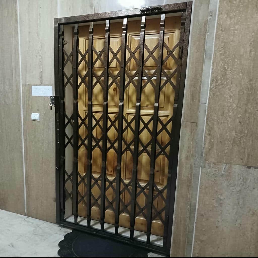 حفاظ فلزی ورودی آپارتمان رشت