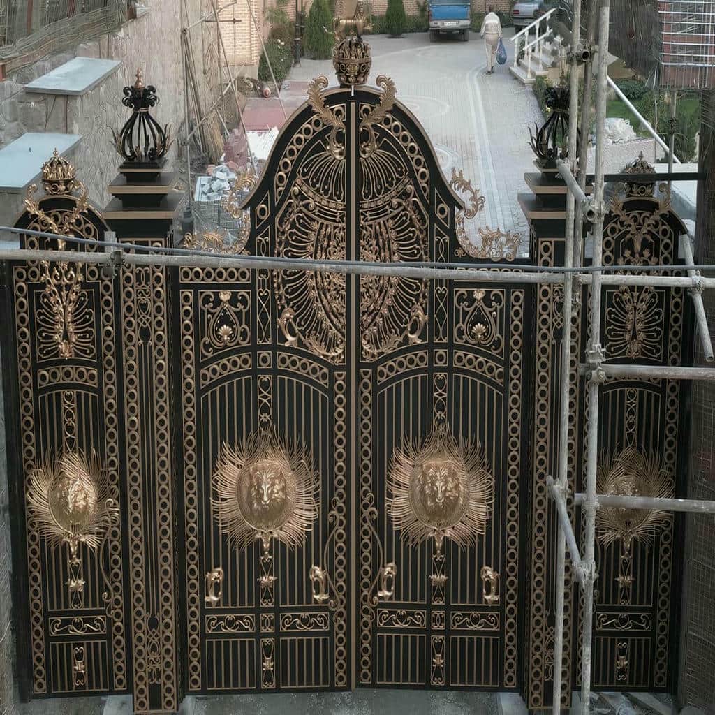 درب آهنی ویلایی استان مرکزی با طرح فرفورژه