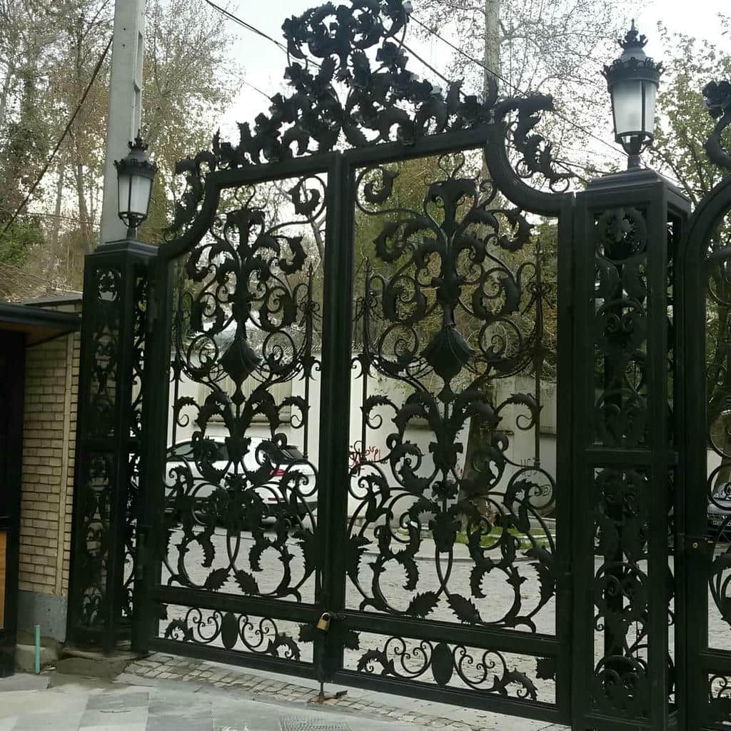درب حیاط استان زنجان با فرم دو لنگه درب حیاط استان زنجان با فرم دو لنگه