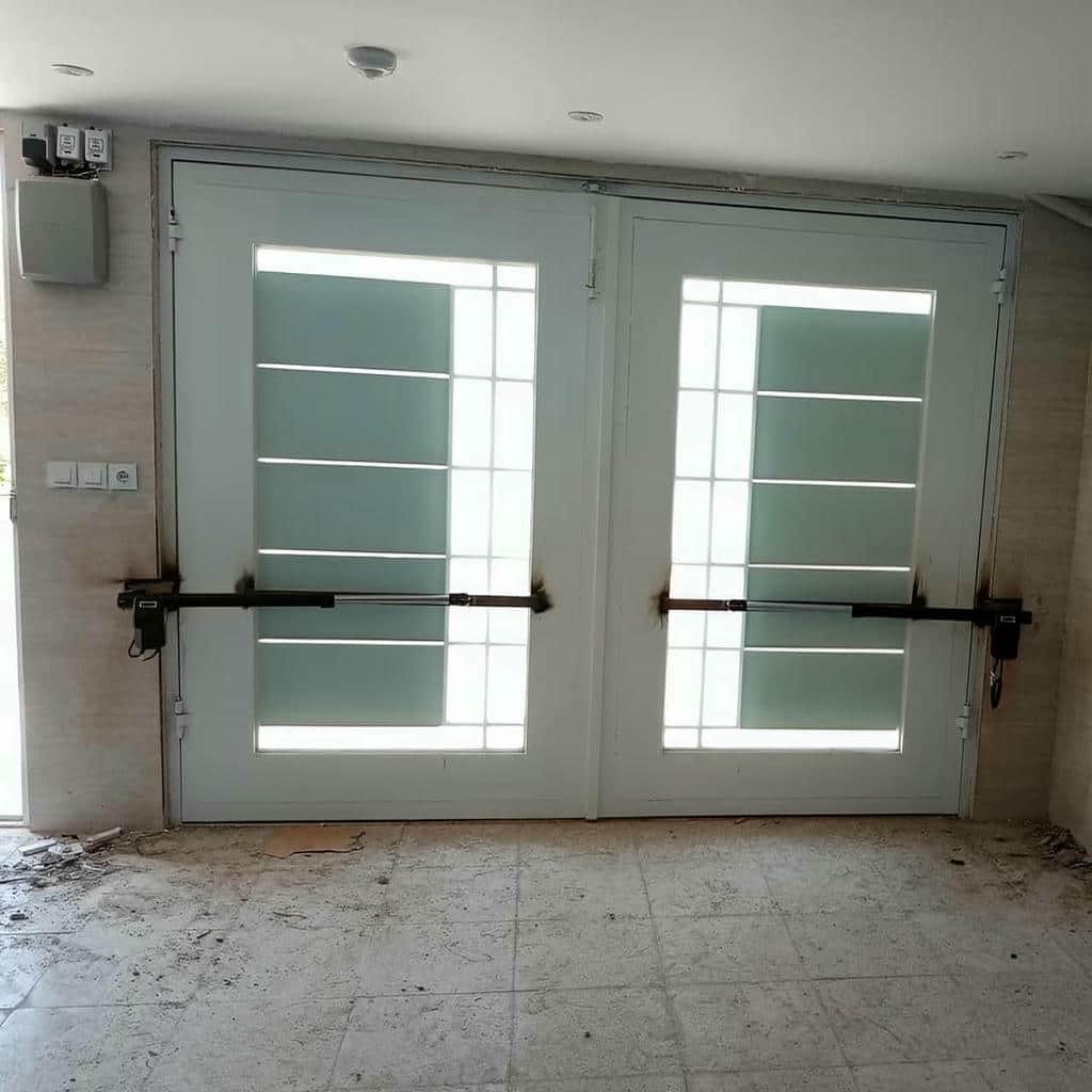 موتور درب پارکینگ مشکی با کنترل