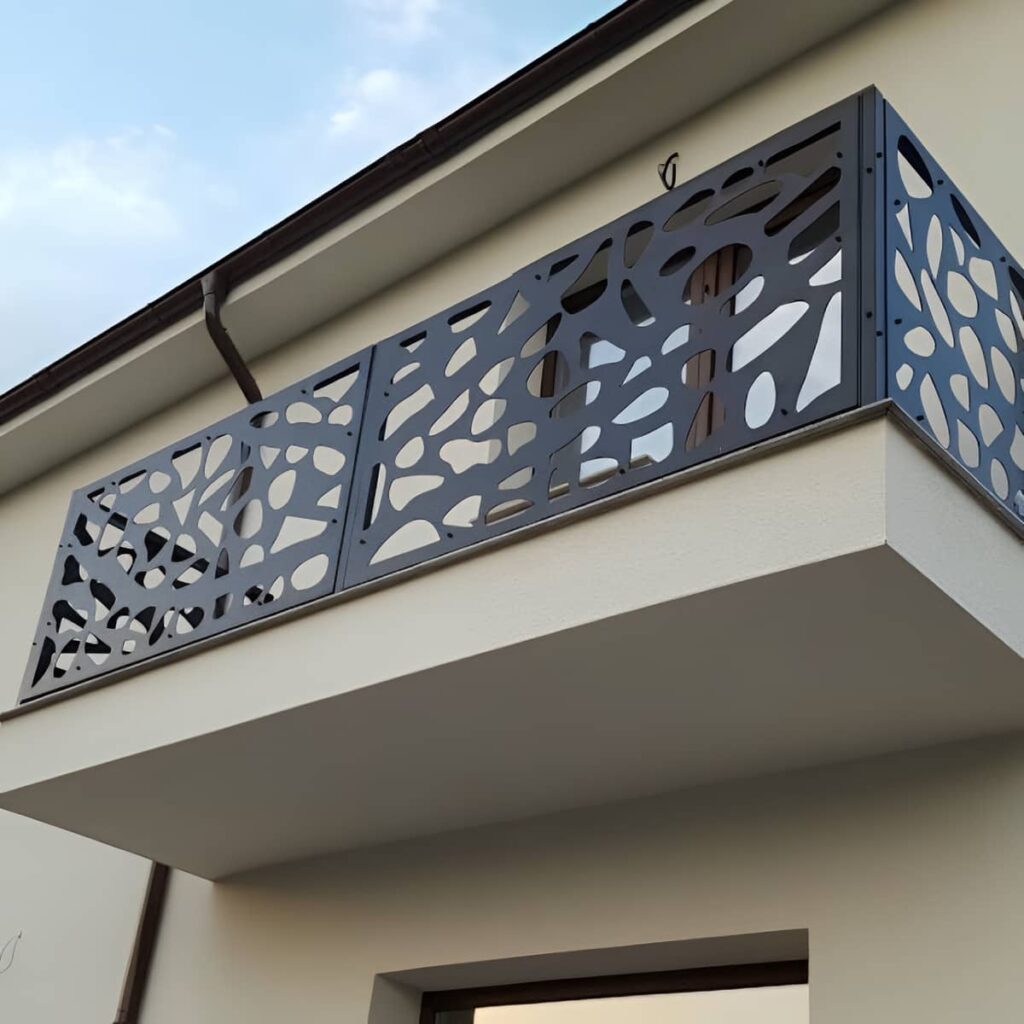 نرده بالکن استان آذربایجان غربی مدل فلزی مدرن