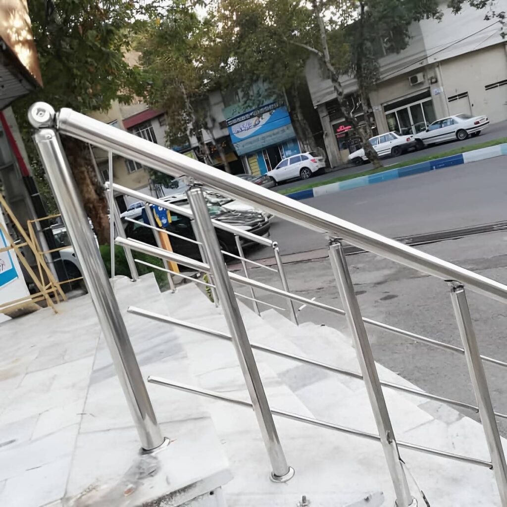 نرده بالکن کرج با پوشش رنگ کوره‌ای