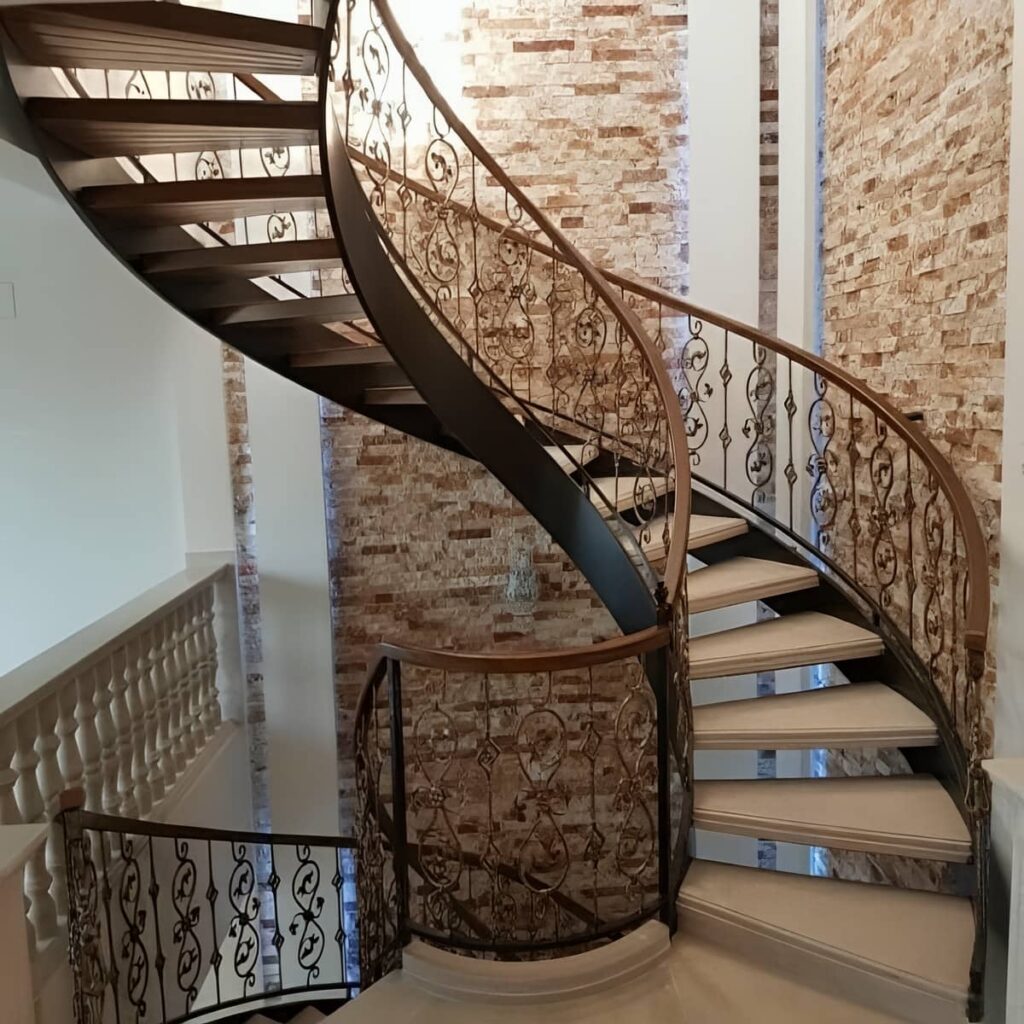 نرده راه پله اردبیل در محل مسکونی